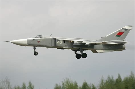 bombardier russe su-24m